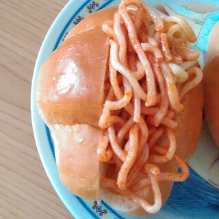 スパゲティーロールパンサンド